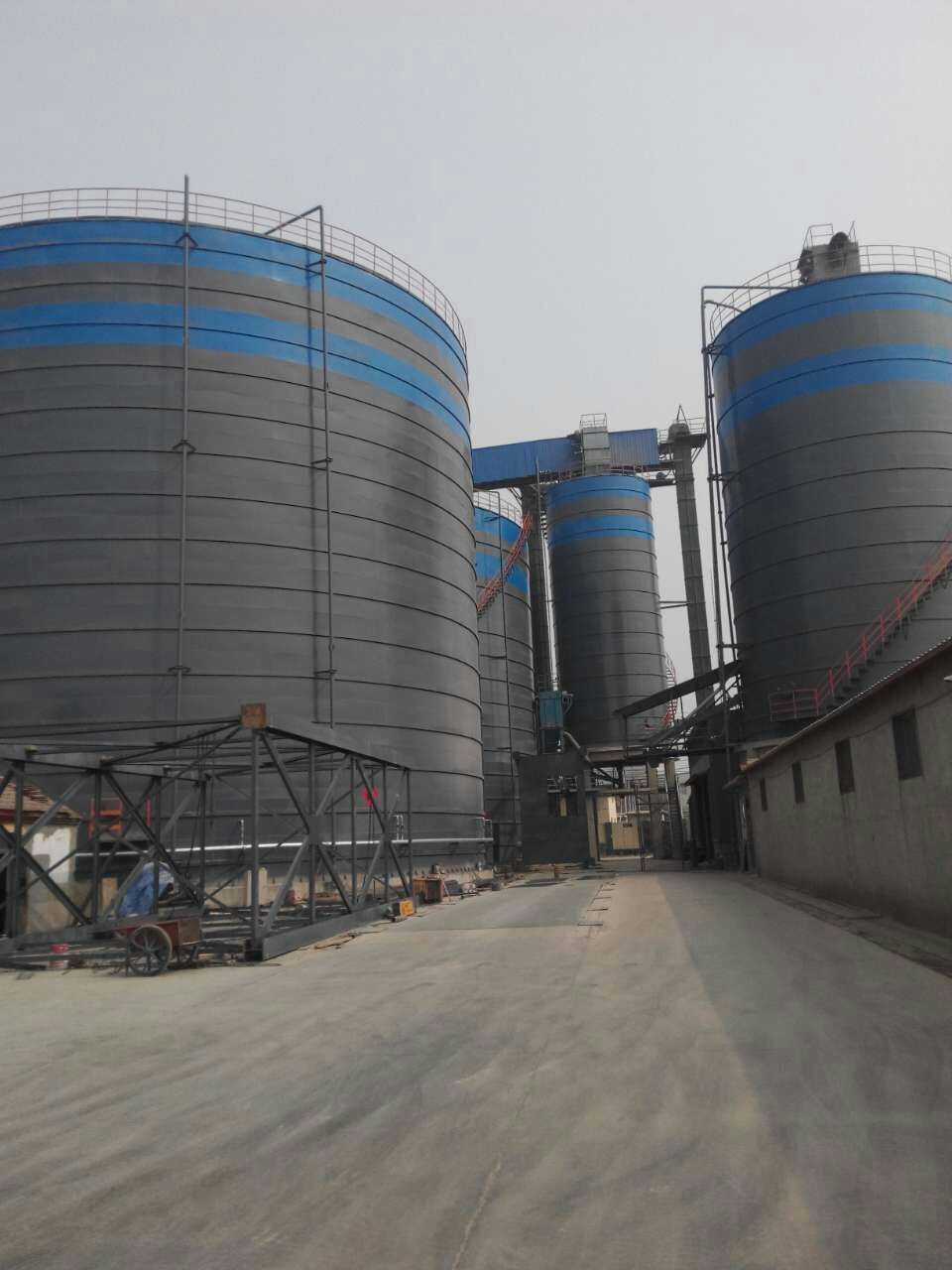 排湖风景区粉煤灰储存库基础怎么建造